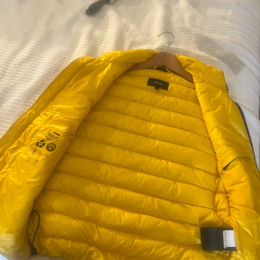 Mackage Vibrant Yellow Quilted Vest size 36 small - Picture 5 of 5